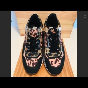 STEVE MADDEN CLIFF WEDGE GOLD